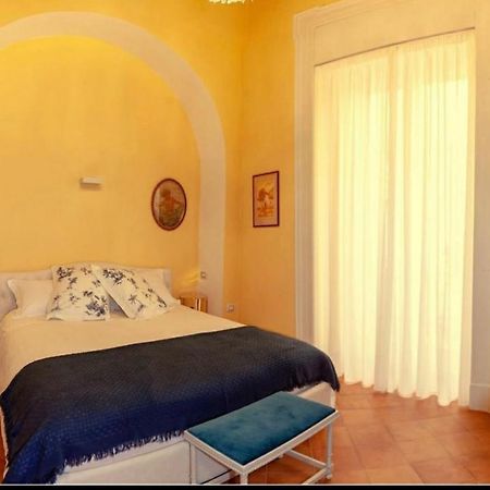 Dimora Del Campo Charming House Bed & Breakfast ซาแลร์โน ภายนอก รูปภาพ