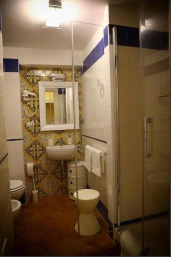 Dimora Del Campo Charming House Bed & Breakfast ซาแลร์โน ภายนอก รูปภาพ