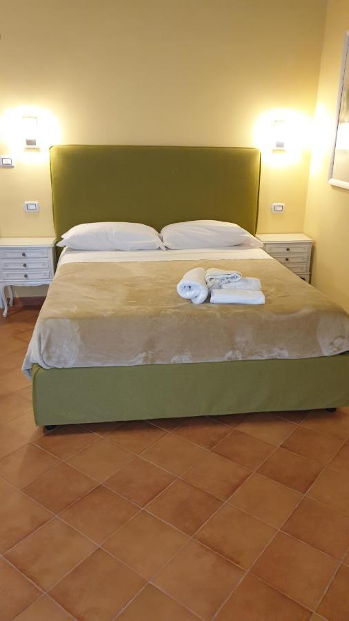 Dimora Del Campo Charming House Bed & Breakfast ซาแลร์โน ภายนอก รูปภาพ