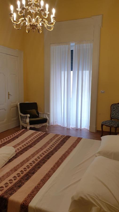Dimora Del Campo Charming House Bed & Breakfast ซาแลร์โน ภายนอก รูปภาพ